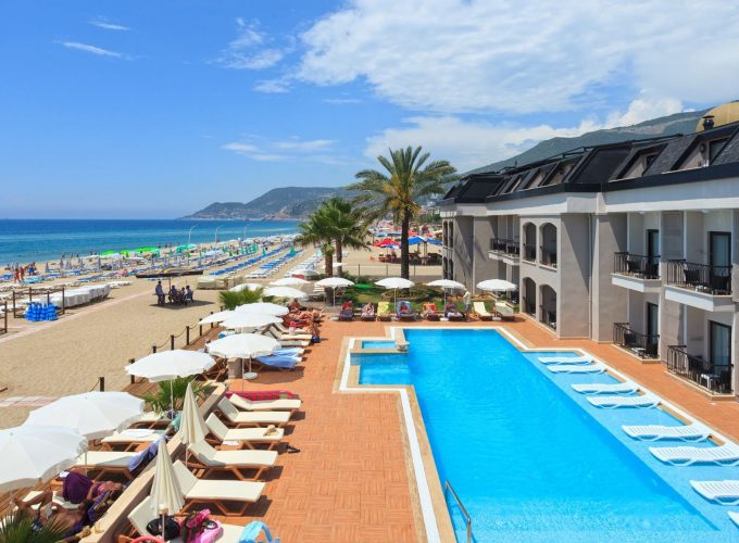 Geniet in een adults only 4 sterren halfpension in Alanya